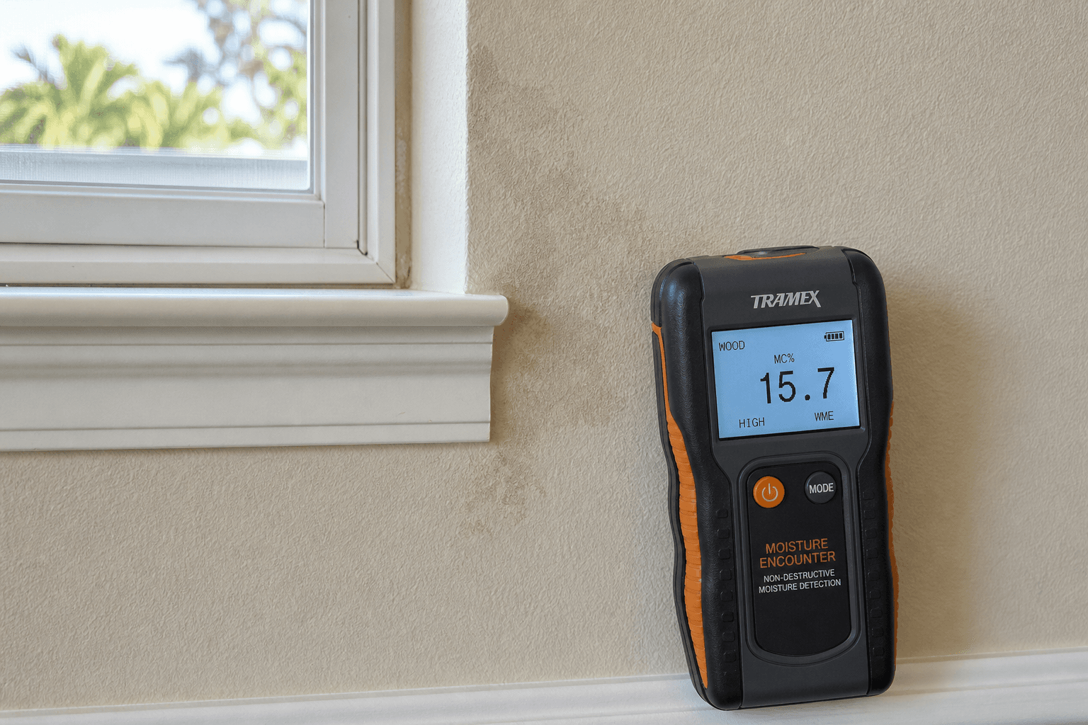 Non-invasive moisture evaluation with professional moisture meter